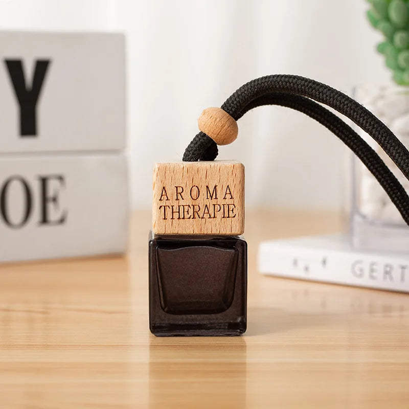 Art Printed Hanging Car Air Freshener Random Color Empty Glass Perfume Bottle with Screw Cap Car Decor Gift - 图片 2