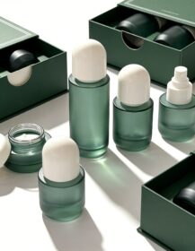 Custom LOGO Skin Care Dark Green Glass Bottle 30ml 50ml 100ml and 30g 50g Jar Set for Essece Lotion Spray Cosmetic Packaging