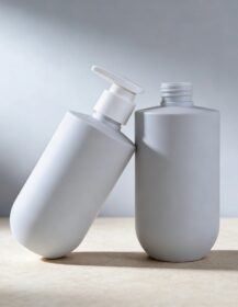 Custom Color 500ml HDPE Lotion Pump Bottle Horizontal Handle Cosmetic Packaging for Face Cream Silk Screen Printing Gold Stamp