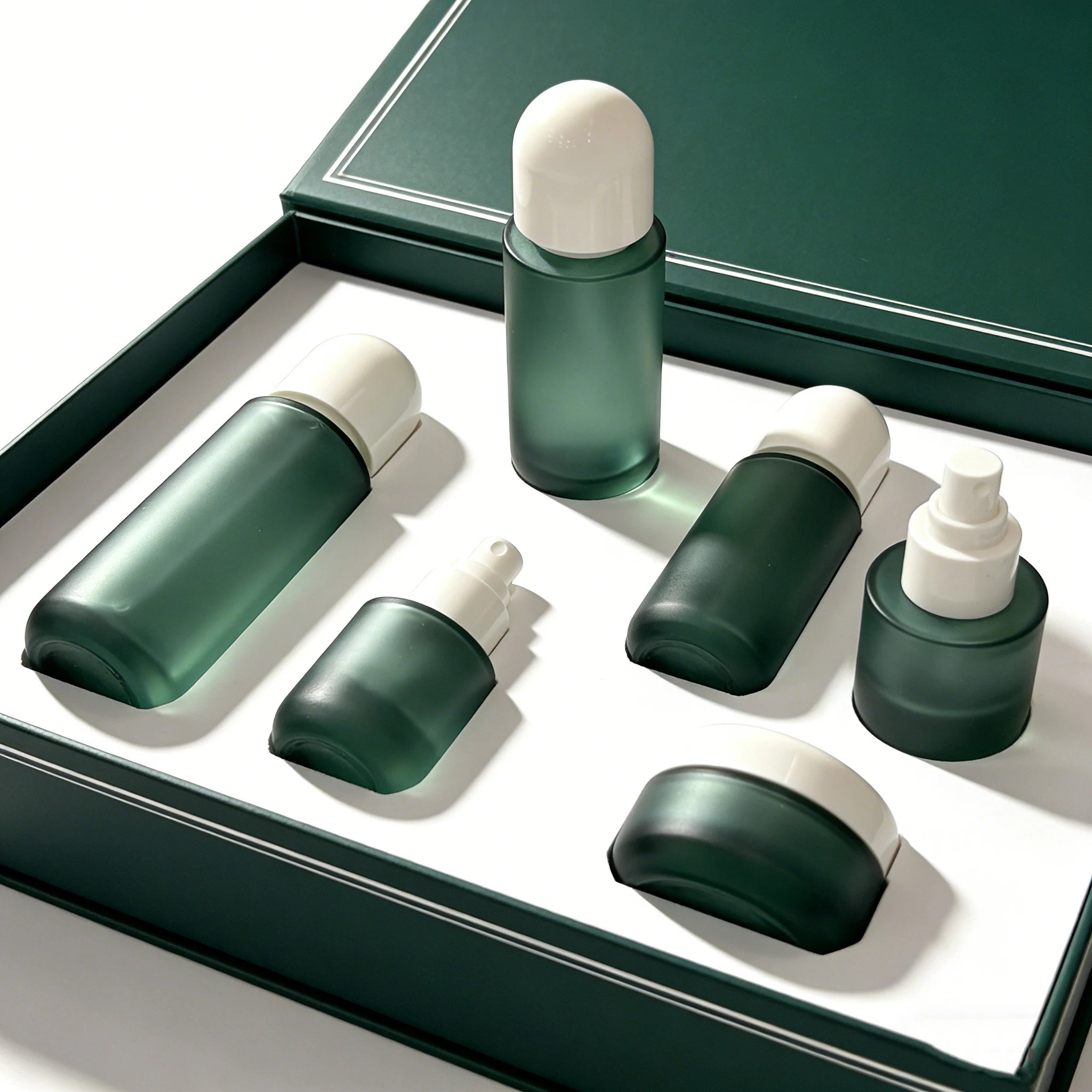 Custom 30ml 50ml 100ml 120ml 30g 50g Thickened Frosted Green Glass Face Cream Jars Skin Care Serum Spray Bottles Set - 图片 6