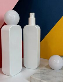Custom Logo Luxury White Square Round Edge Glass Perfume Bottle 100ml Refillable Spray Bottle With Spherical Lid