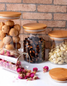 Glass Jar Candle Food Bottles Wholesale Kitchen Storage Bottle sealed Food Glass Container Candy Jar with Bamboo Lid